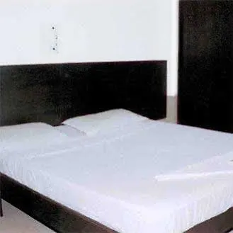 Check Inn Hotel